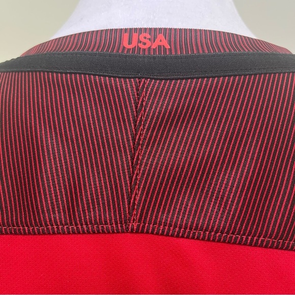 Nike Women's Red and Burgundy Soccer Jersey S - Picture 4 of 7